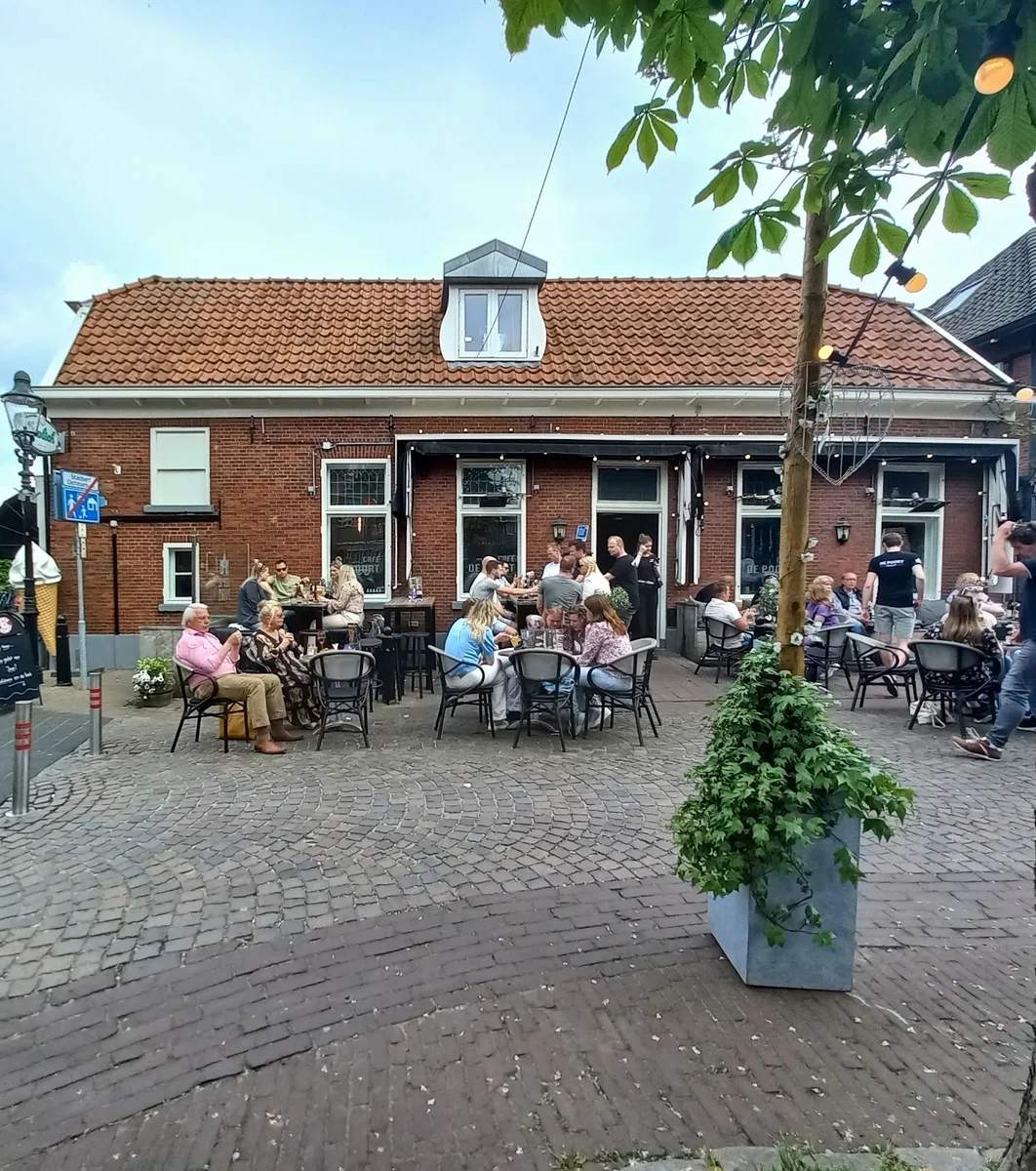Biercafé & Cafetaria de Poort foto 7